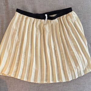 Willow & Clay - Elegant Cream Pleated Skirt
